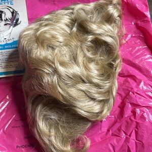 Jerome Alexander Vintage Short Blonde wig with adjustable elastic and Velcro